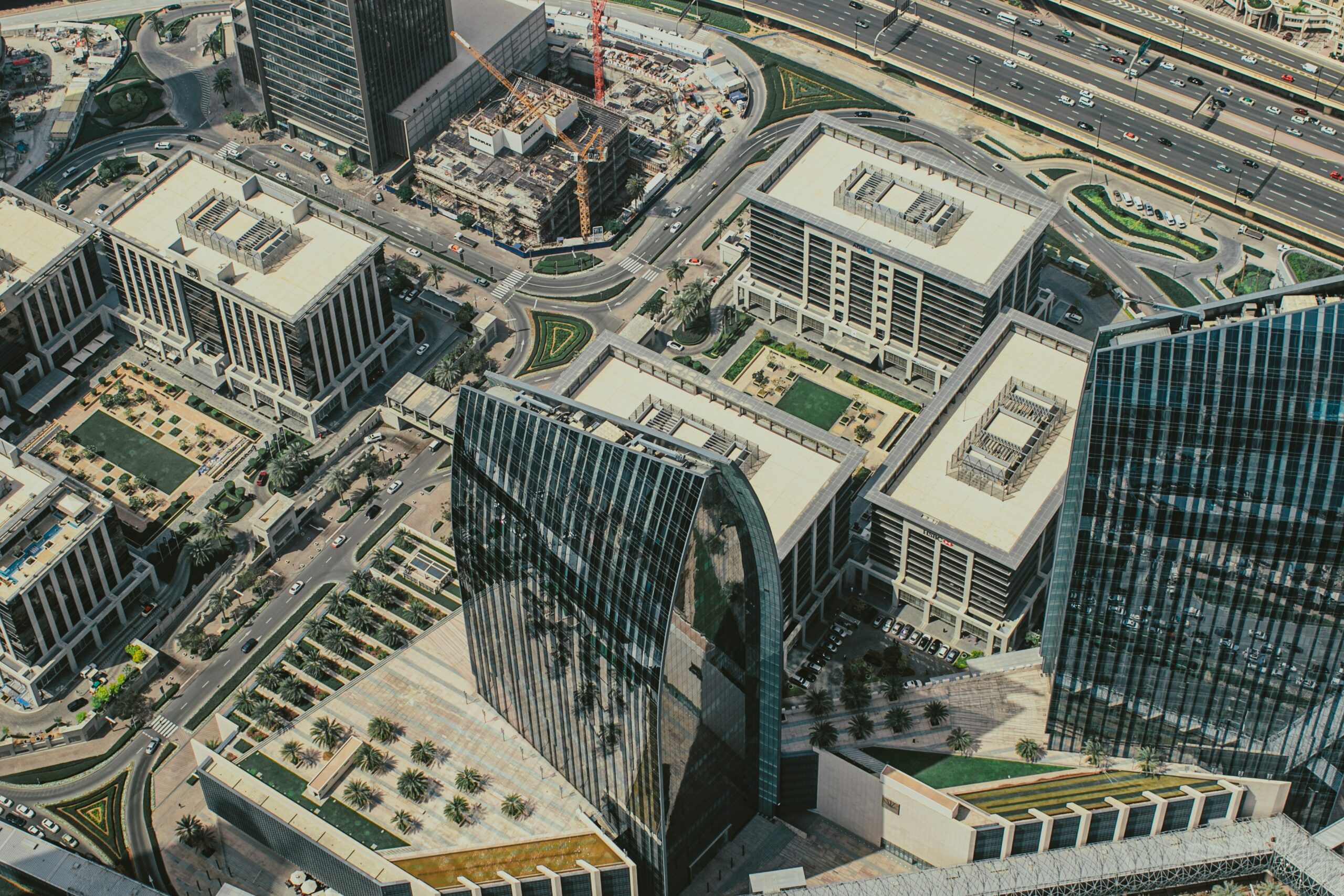 Downtown vs. Dubai Marina: Choosing the Right Neighborhood for Your Home