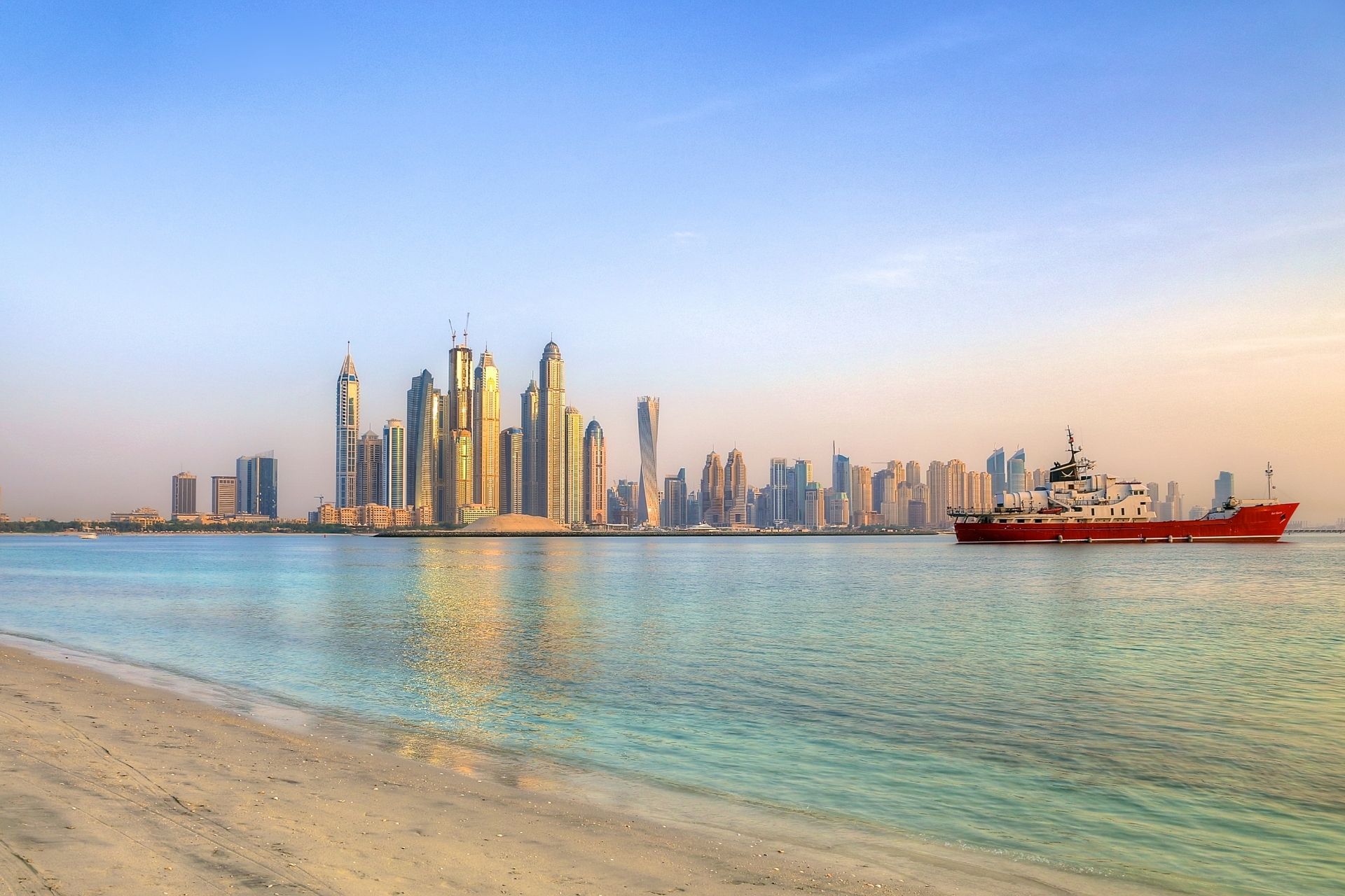 Luxury Waterfront Villas: Exploring Dubai Marina’s Most Desirable Residential Properties