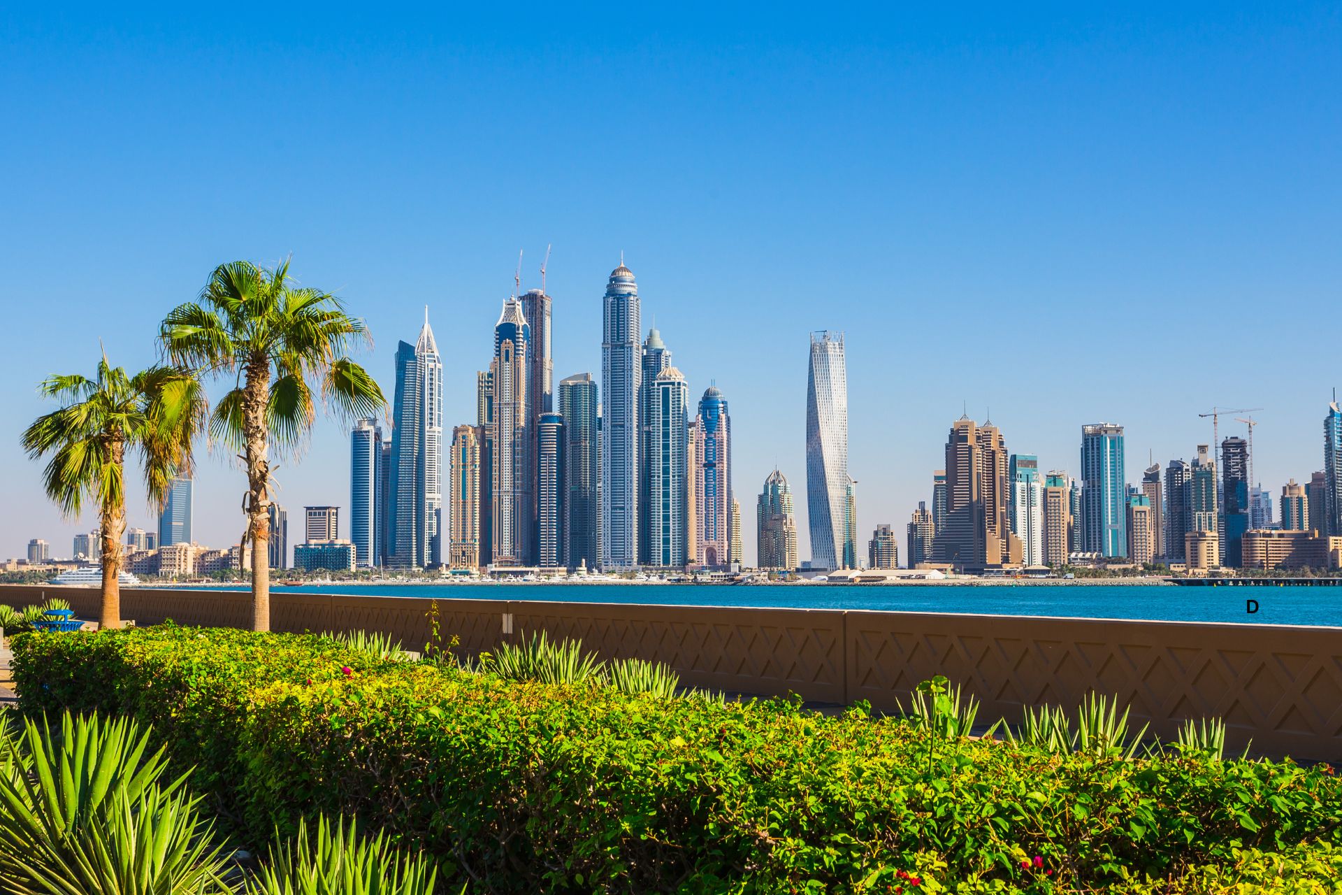 Renting versus Purchasing Real Estate in Dubai: What is Best for Expats?